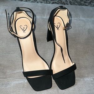Windsor High heel.